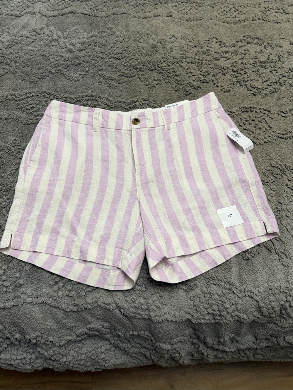 NWT Old Navy Everyday Shorts 5” lavender/white women’s size 6